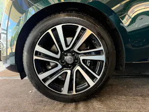 Land Rover Range Rover P510e Si6 PHEV *SV* | CH | British Racing | SV Serenity Caraway | Wenge Mosaik | AHK | NP: 245K |