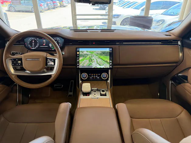 Land Rover Range Rover P510e Si6 PHEV *SV* | CH | British Racing | SV Serenity Caraway | Wenge Mosaik | AHK | NP: 245K |