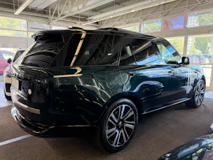 Land Rover Range Rover P510e Si6 PHEV *SV* | CH | British Racing | SV Serenity Caraway | Wenge Mosaik | AHK | NP: 245K |
