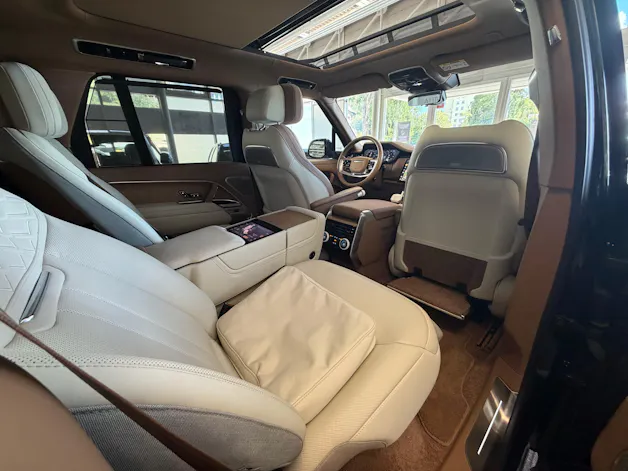 Land Rover Range Rover P510e Si6 PHEV *SV* | CH | British Racing | SV Serenity Caraway | Wenge Mosaik | AHK | NP: 245K |