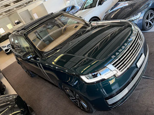 Land Rover Range Rover P510e Si6 PHEV *SV* | CH | British Racing | SV Serenity Caraway | Wenge Mosaik | AHK | NP: 245K |