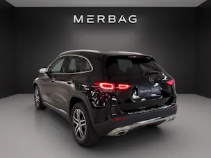 MERCEDES-BENZ GLA 250 Progressive 8G-DCT