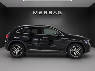 MERCEDES-BENZ GLA 250 Progressive 8G-DCT