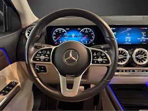 MERCEDES-BENZ GLA 250 Progressive 8G-DCT
