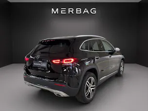 MERCEDES-BENZ GLA 250 Progressive 8G-DCT