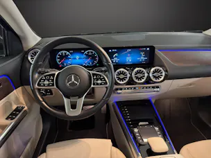 MERCEDES-BENZ GLA 250 Progressive 8G-DCT