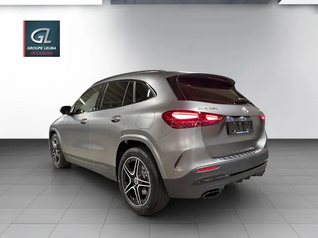 MERCEDES-BENZ GLA 250 4Matic 8G-DCT Swiss Star
