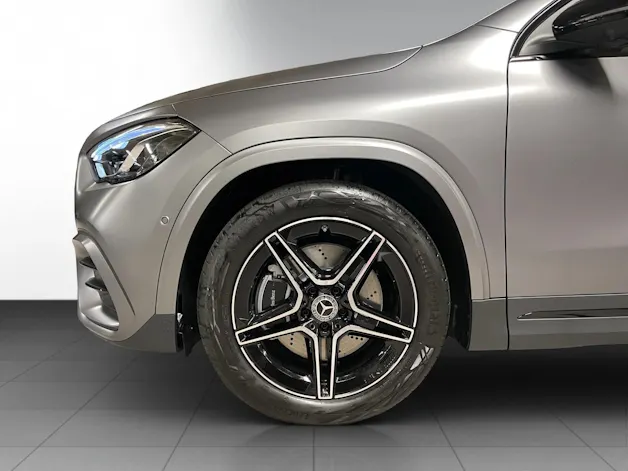 MERCEDES-BENZ GLA 250 4Matic 8G-DCT Swiss Star