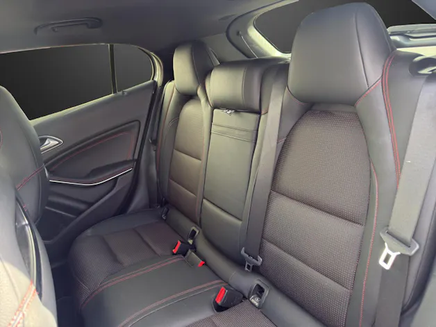 MERCEDES-BENZ GLA 250 AMG Line 4Matic 7G-DCT