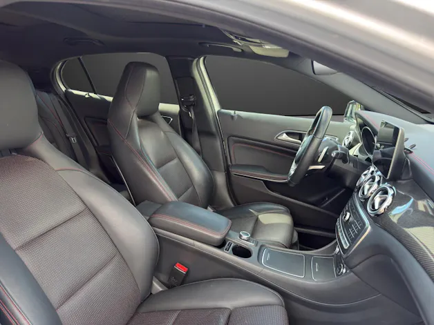 MERCEDES-BENZ GLA 250 AMG Line 4Matic 7G-DCT