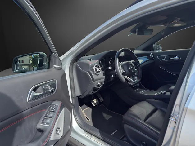 MERCEDES-BENZ GLA 250 AMG Line 4Matic 7G-DCT