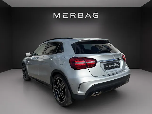 MERCEDES-BENZ GLA 250 AMG Line 4Matic 7G-DCT