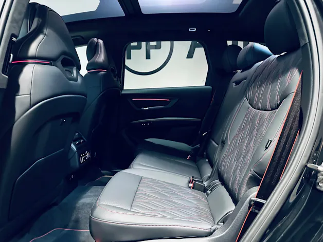 AUDI Q7 SUV TDI quattro 220 kW