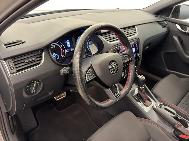 SKODA Octavia 2.0 TSI 245 RS DSG