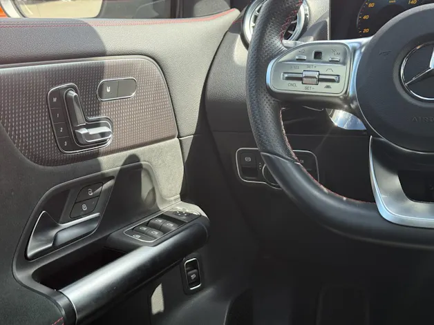 MERCEDES-BENZ EQA 350 AMG Line 4Matic