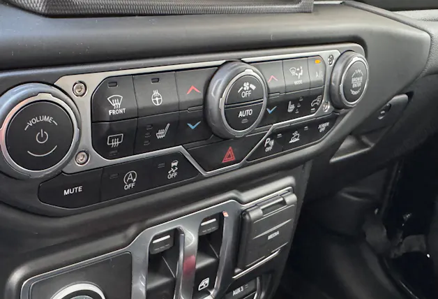 JEEP Wrangler 2.0 Sahara Automatic