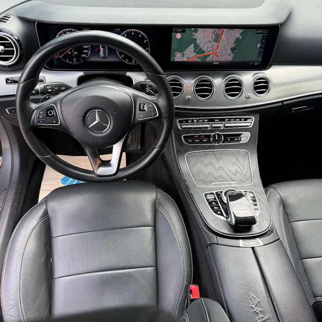 MERCEDES-BENZ E 200 Avantgarde 4 Matic 9G-Tronic *LEDER-SITZE - MFK 10.2025*