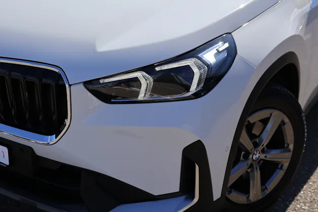 BMW X1 20d xDrive * GARANTIE INKLUSIVE * ANHÄNGERKUPPLUNG * PACK INNOVATION * 360° KAMERA *