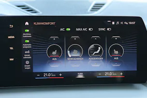 BMW X1 20d xDrive * GARANTIE INKLUSIVE * ANHÄNGERKUPPLUNG * PACK INNOVATION * 360° KAMERA *