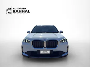 BMW X1 20d xDrive * GARANTIE INKLUSIVE * ANHÄNGERKUPPLUNG * PACK INNOVATION * 360° KAMERA *