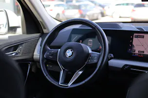 BMW X1 20d xDrive * GARANTIE INKLUSIVE * ANHÄNGERKUPPLUNG * PACK INNOVATION * 360° KAMERA *