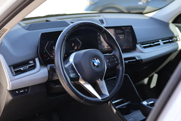 BMW X1 20d xDrive * GARANTIE INKLUSIVE * ANHÄNGERKUPPLUNG * PACK INNOVATION * 360° KAMERA *