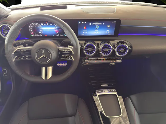 MERCEDES-BENZ CLA Shooting Brake 250 4Matic 8G-DCT