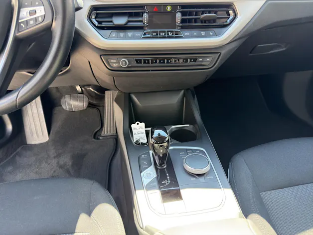 BMW 118i Essential Steptronic