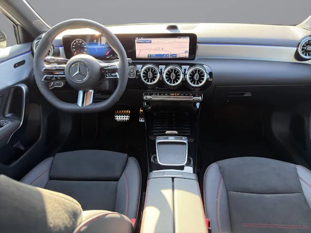 MERCEDES-BENZ A 220 4Matic 8G-DCT