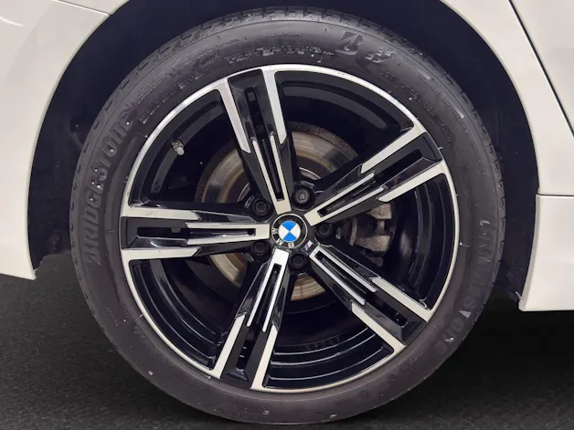 BMW 318d Touring M SPORT