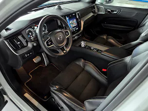 VOLVO XC60 2.0 T8 TE R-Design eAWD