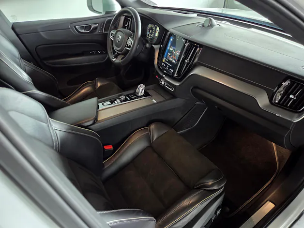 VOLVO XC60 2.0 T8 TE R-Design eAWD