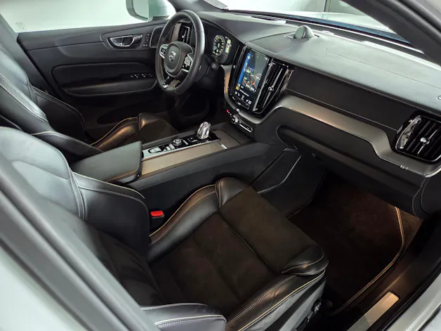 VOLVO XC60 2.0 T8 TE R-Design eAWD