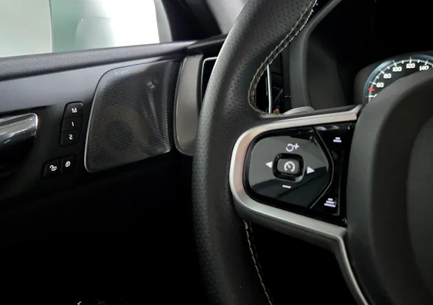 VOLVO XC60 2.0 T8 TE R-Design eAWD