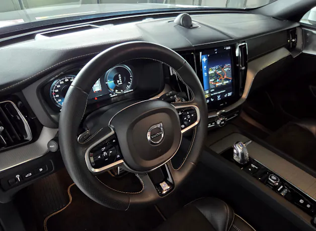 VOLVO XC60 2.0 T8 TE R-Design eAWD