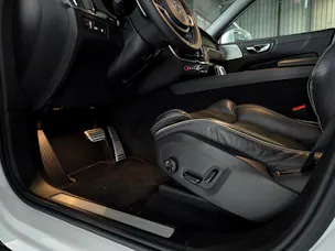 VOLVO XC60 2.0 T8 TE R-Design eAWD