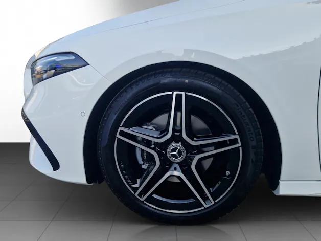 MERCEDES-BENZ A 200 Night Star 7G-DCT