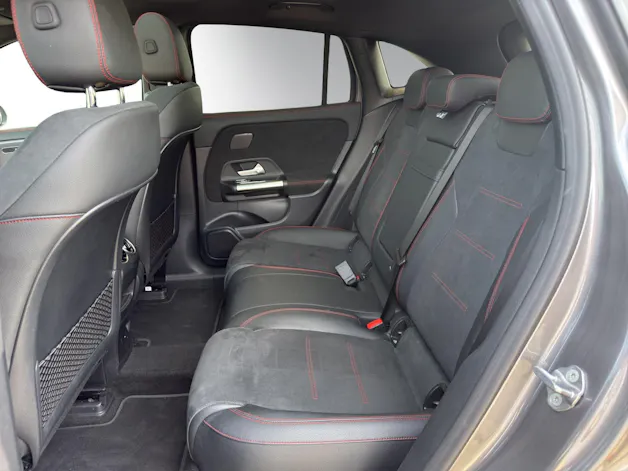 MERCEDES-BENZ EQA 300 AMG Line 4Matic