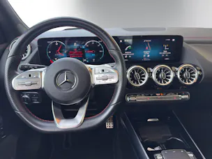 MERCEDES-BENZ EQA 300 AMG Line 4Matic
