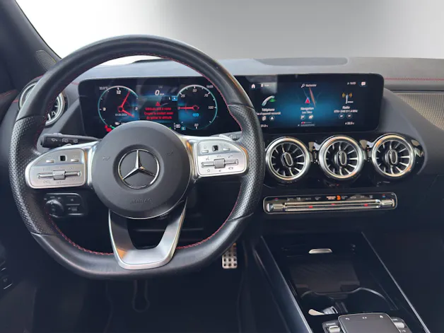 MERCEDES-BENZ EQA 300 AMG Line 4Matic