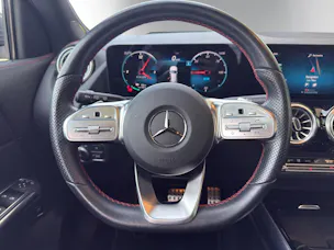 MERCEDES-BENZ EQA 300 AMG Line 4Matic