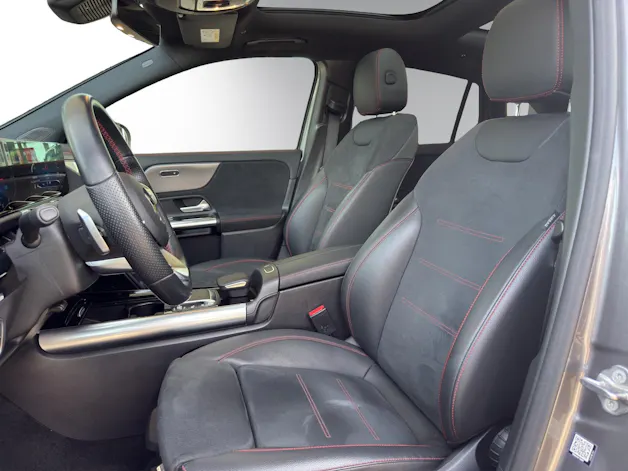 MERCEDES-BENZ EQA 300 AMG Line 4Matic