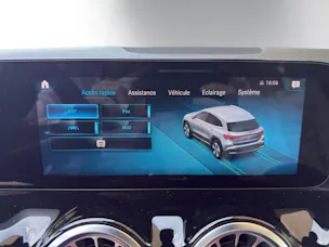 MERCEDES-BENZ EQA 300 AMG Line 4Matic