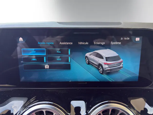 MERCEDES-BENZ EQA 300 AMG Line 4Matic