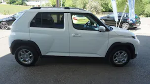 HYUNDAI Inster 49kWh Amplia