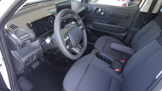 HYUNDAI Inster 49kWh Amplia