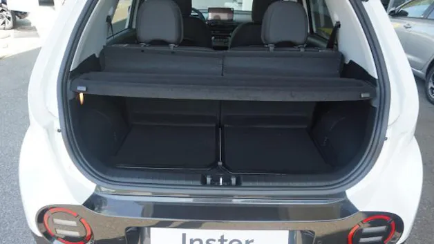 HYUNDAI Inster 49kWh Amplia