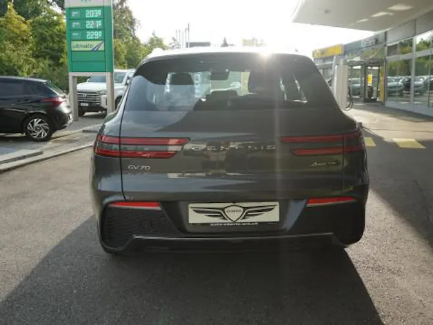 Genesis GV70 2.2 CRDI Luxury AT8