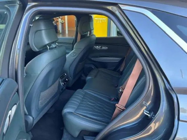Genesis GV70 2.2 CRDI Luxury AT8
