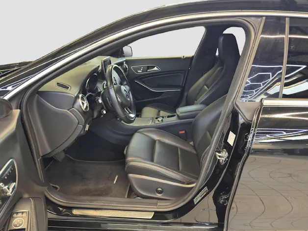 MERCEDES-BENZ CLA 220 Urban 4MATIC Shooting Brake